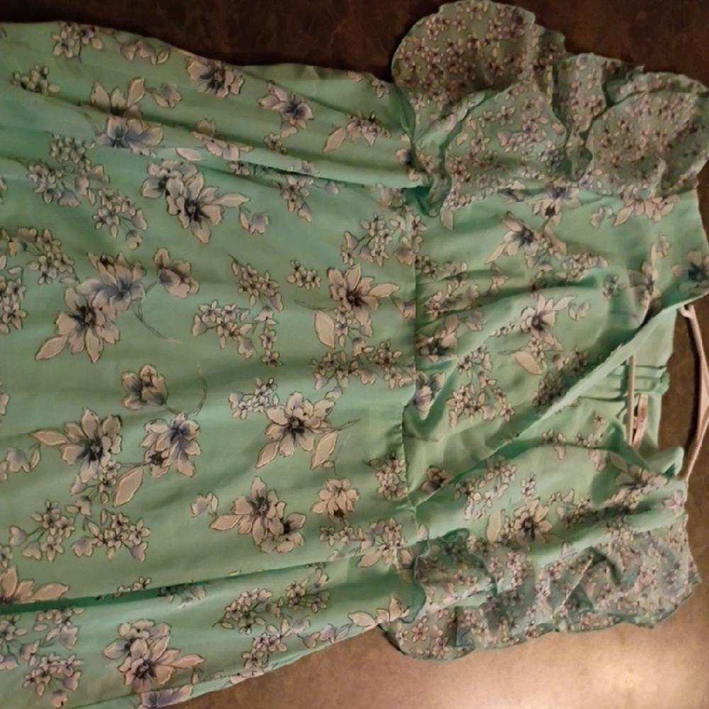 Floral Green Dress with Ruffle Sleeves